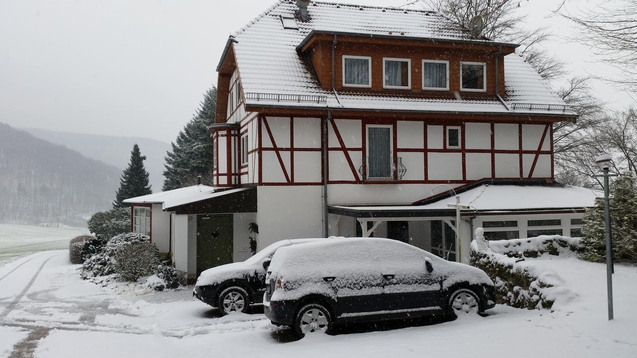Landgasthaus Zu Den Erdfaellen Bad Pyrmont Exterior foto